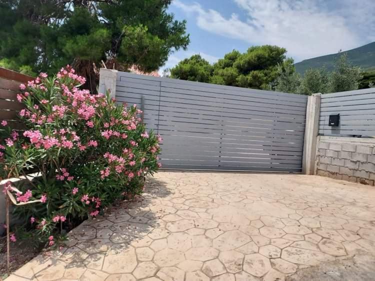 Guesthouse Aggelos Porto Germeno エクステリア 写真